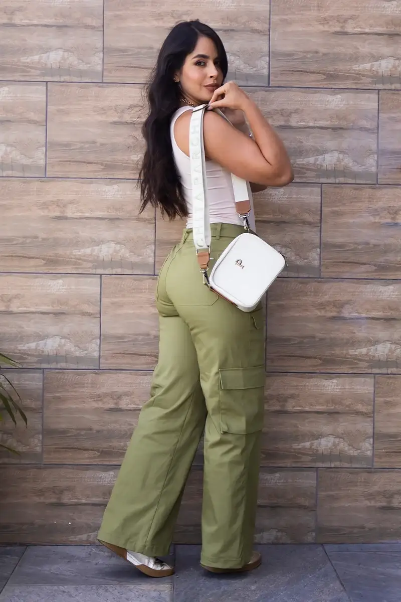 Pantalón Cargo Tiro Alto Costura Irregular Marca Trucco´s - Image 3