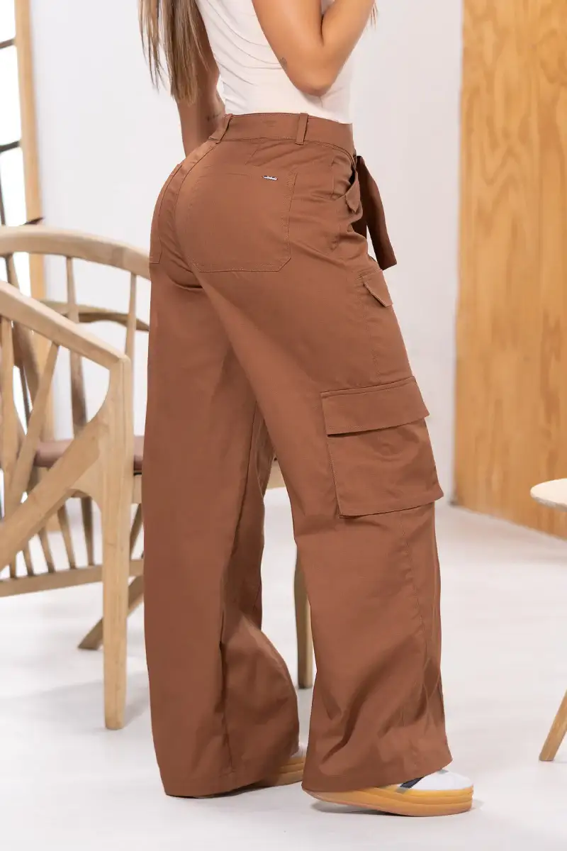 Pantalón Cargo Tiro Alto Costura Irregular Marca Trucco´s - Image 9