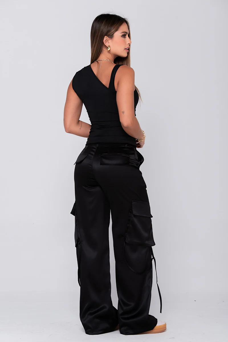 Pantalón cargo femenino tiro alto ajuste slim estilo urbano Marca Trucco´s - Image 6