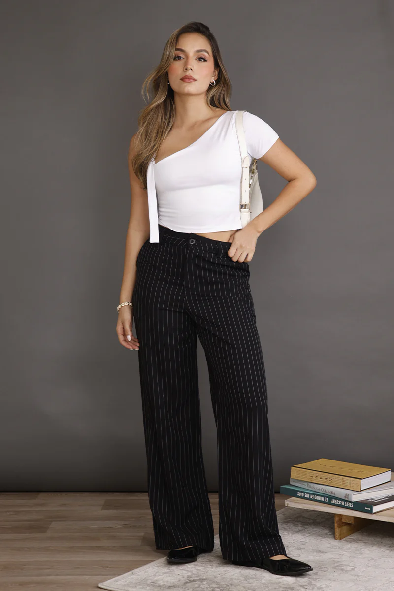 Pantalón Bota Recta en Rayon, Nailon y Poliester Marca Trucco's - Image 2