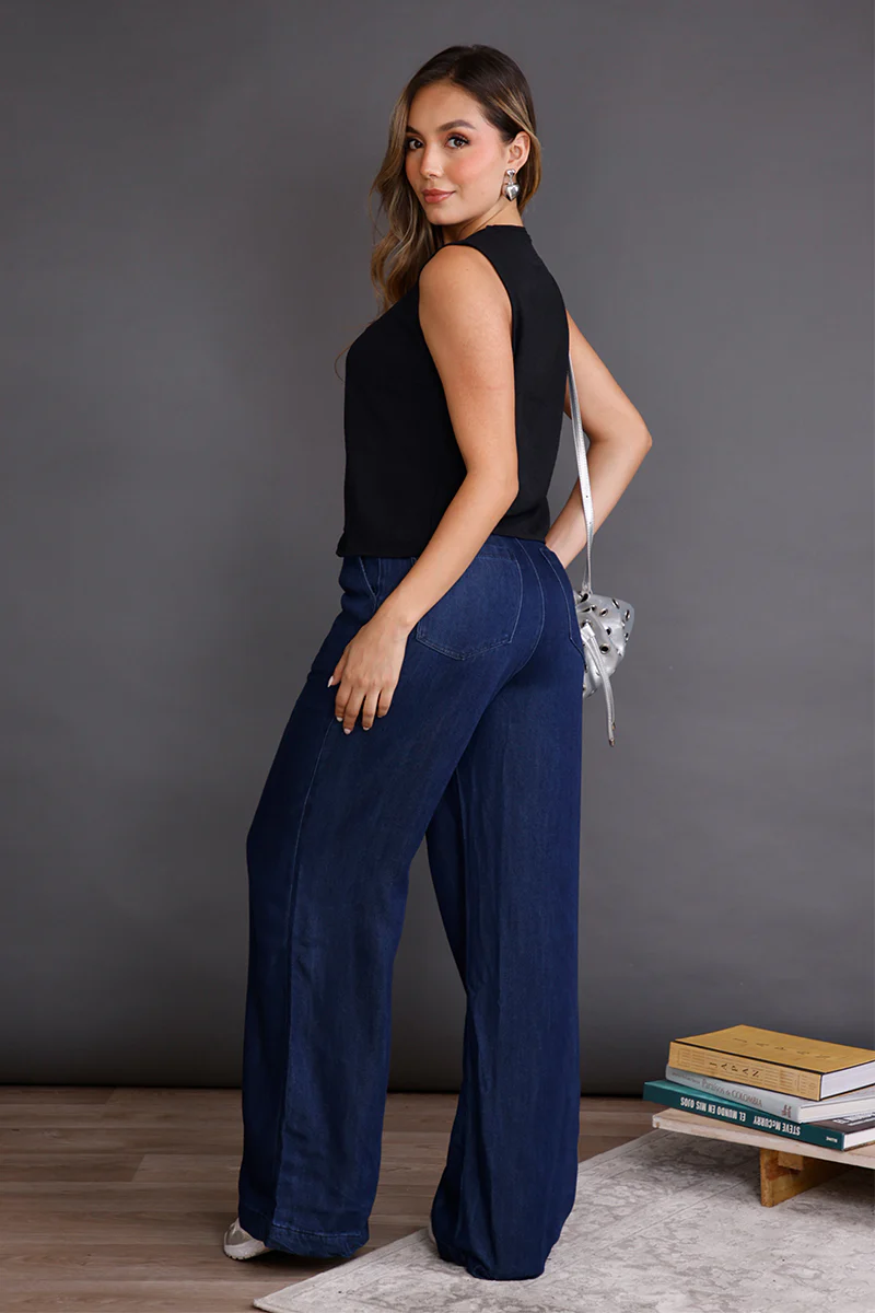 Pantalón Bota Recta en Liocel, Rayon y Poliester Marca Trucco's - Image 3