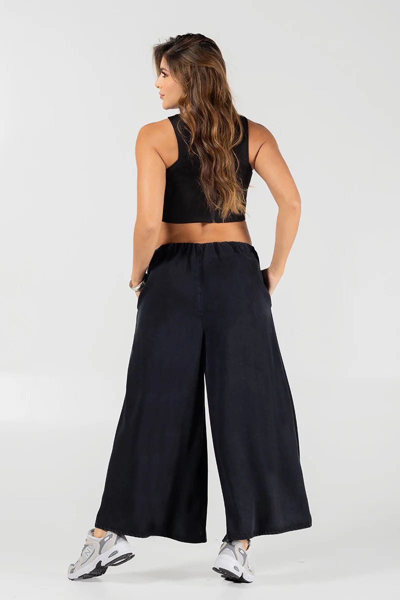 Pantalón Palazzo Fluido de Cintura Alta Marca Trucco´s - Image 12