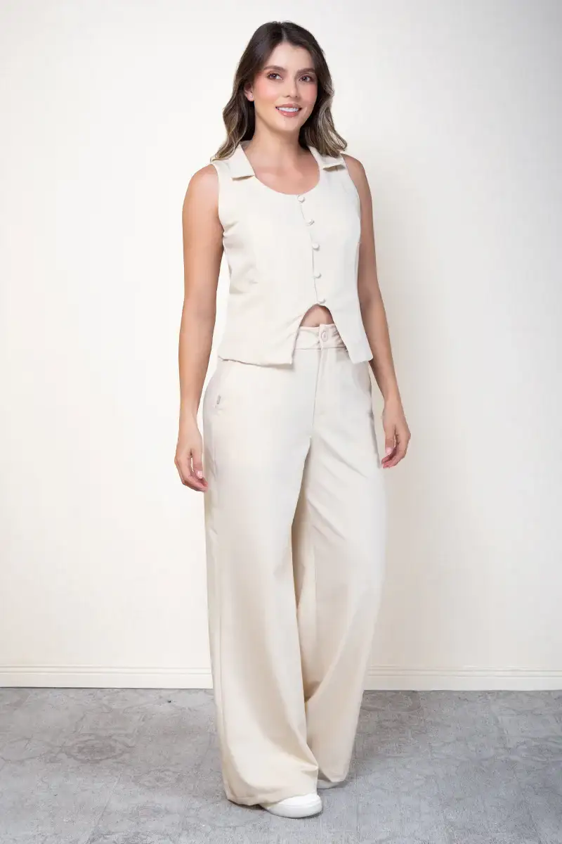 Set 2 Piezas Pantalón Wide Leg Chaleco con Ruedo Asimétrico Marca Trucco´s - Image 6