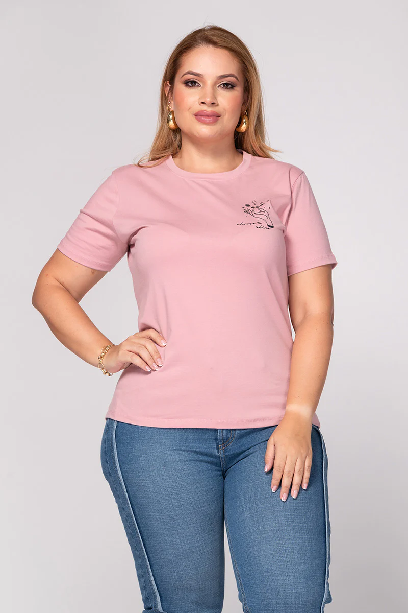 Camiseta Básica con Estampado Punto Corazón Marca Trucco´s Plus Size - Image 5