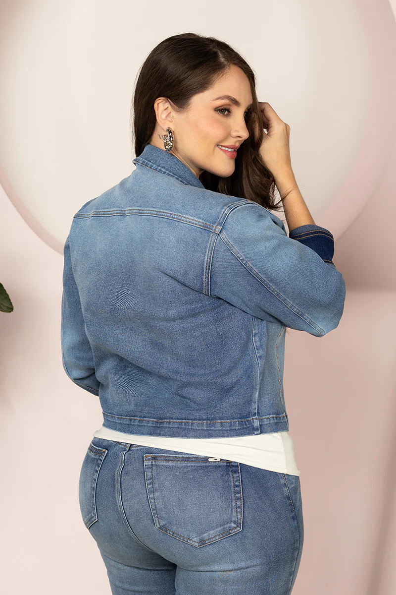 Chaqueta Clásica de Corte Slim en Tejido Premium Marca Trucco´s - Image 3