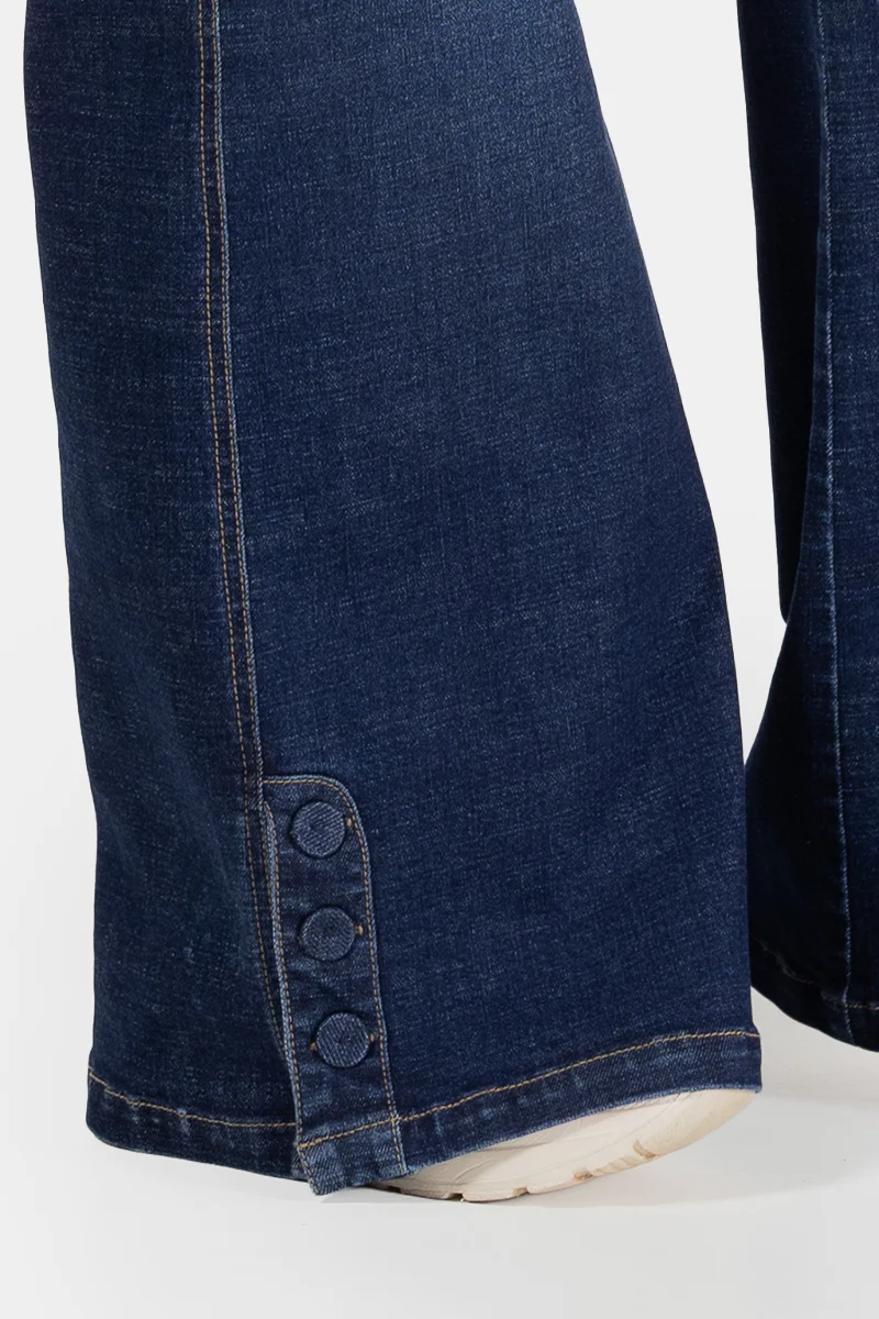 Jean Wide Leg Azul Oscuro con Detalles en Bota Marca Trucco´s Plus Size - Image 6