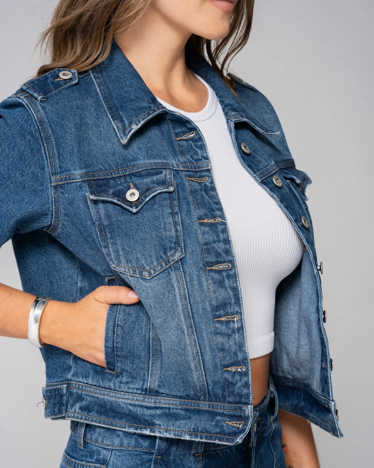 Chaqueta Denim Clásica Charretera en Ruedo Marca Trucco´s - Image 3