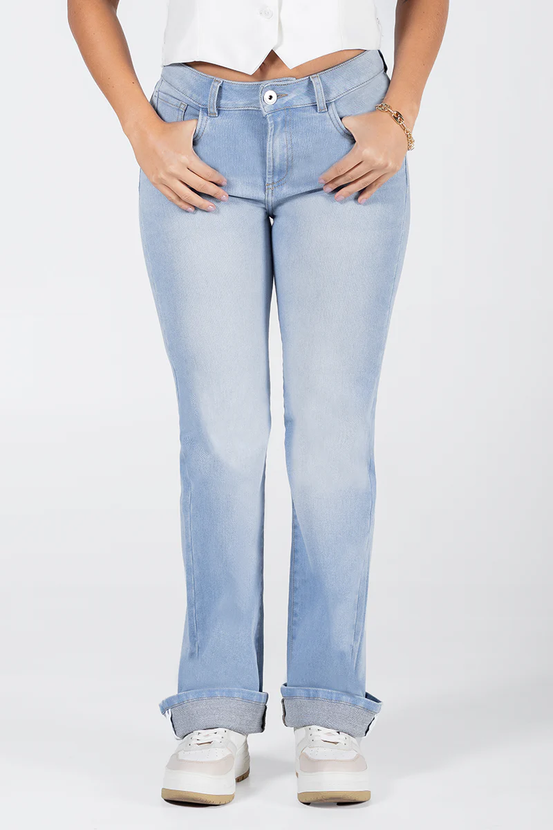 Jean Bota Recta Denim Elegante y Versátil Marca Trucco´s - Image 3