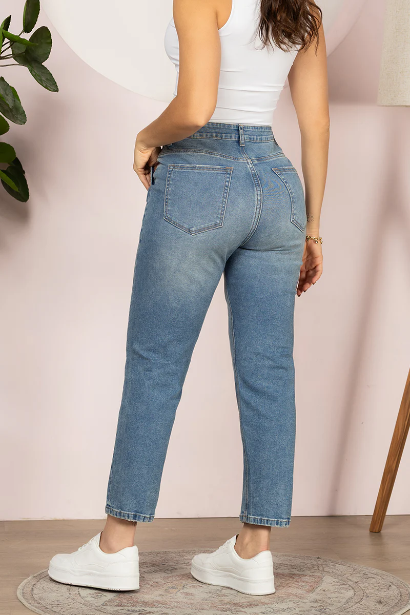 Jean Mom Fit Tiro Alto Denim Azul Medio Marca Trucco´s - Image 4