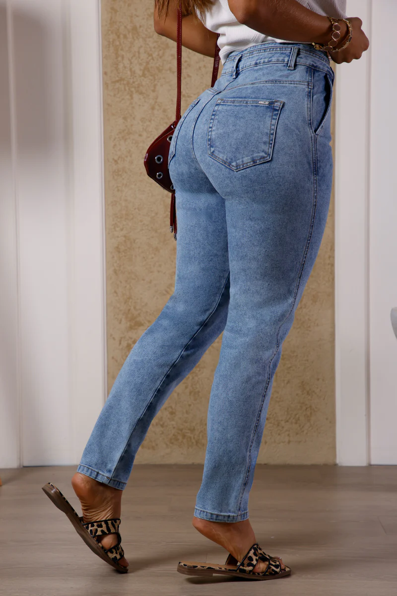 Jean Mom Fit Marca Trucco's - Image 5