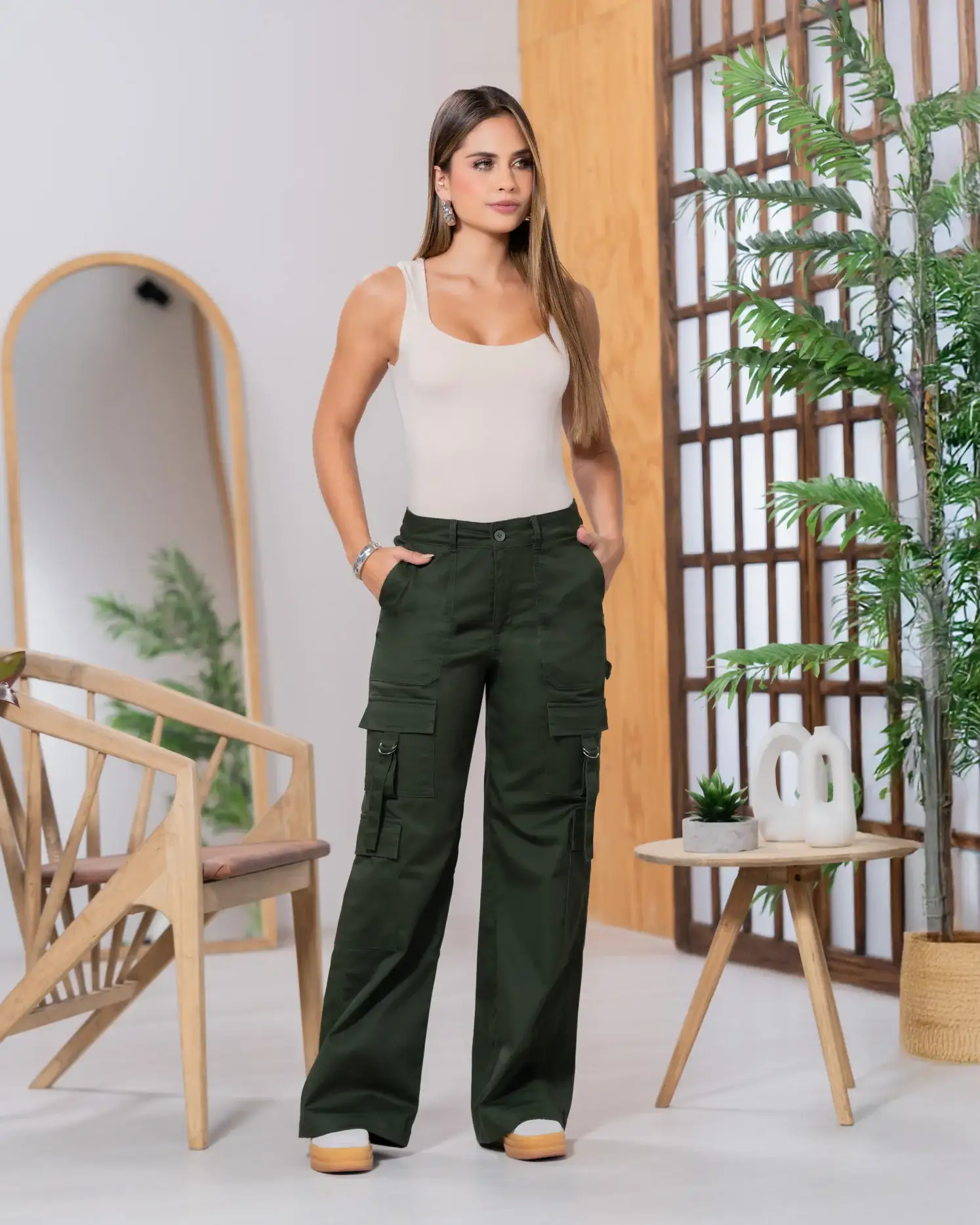 Pantalón Tiro Alto Tipo Cargo Con Trabilla Marca Trucco´s