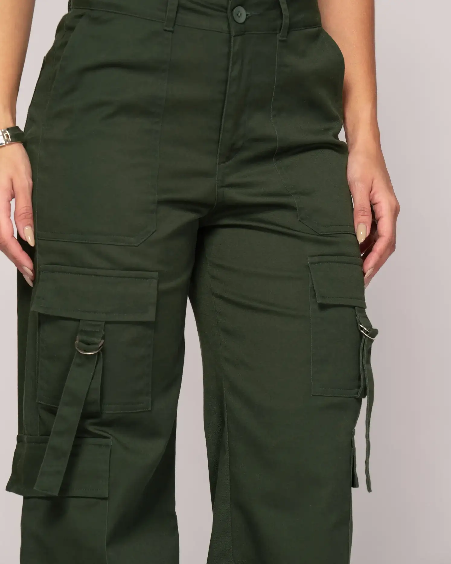 Pantalón Tiro Alto Tipo Cargo Con Trabilla Marca Trucco´s - Image 3