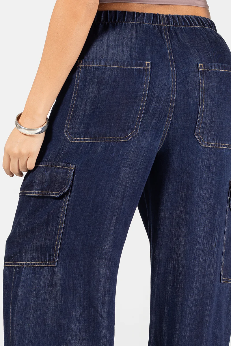 Pantalón cargo tiro alto femenino con bolsillos Laterales Marca Trucco´s - Image 4