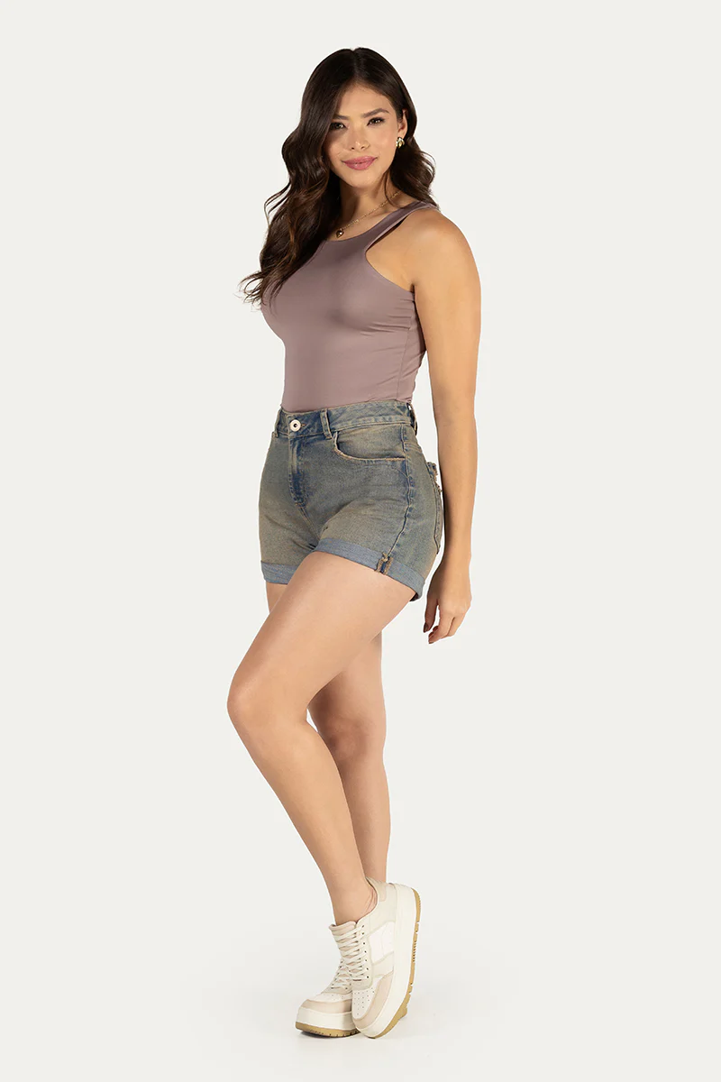 Short Tiro Alto Elegancia Urbana y Cintura Definida Marca Trucco´s - Image 6